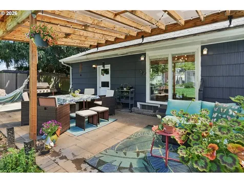 12335 SE Salmon Street Portland OR 97233