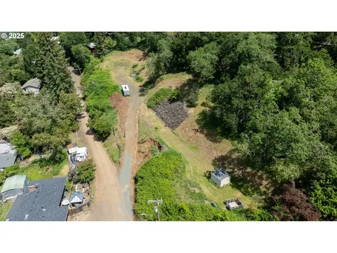 679 SE Fisher Drive Roseburg OR 97470