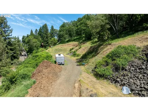 679 SE Fisher Drive Roseburg OR 97470