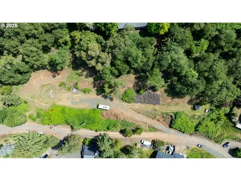 679 SE Fisher Drive Roseburg OR 97470