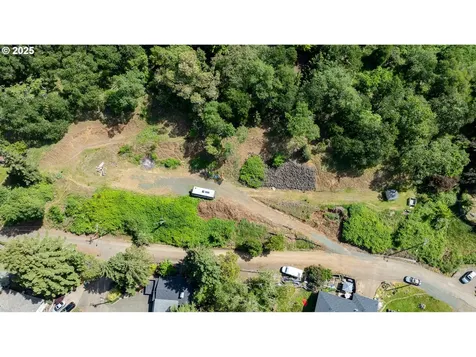 679 SE Fisher Drive Roseburg OR 97470