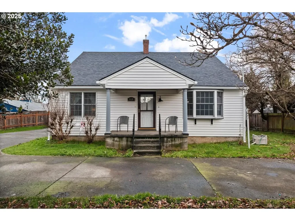 9311/9315 SE Grant Street Portland OR 97216