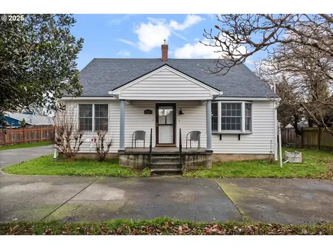 9311/9315 SE Grant Street Portland OR 97216