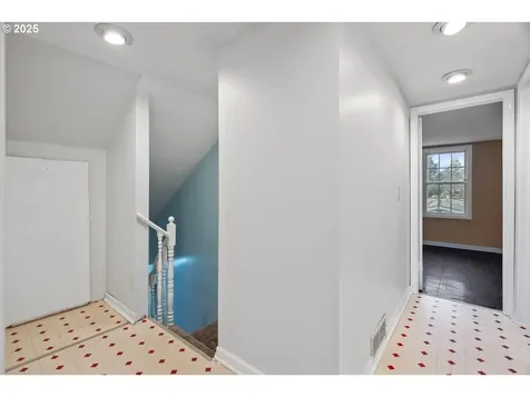9311/9315 SE Grant Street Portland OR 97216