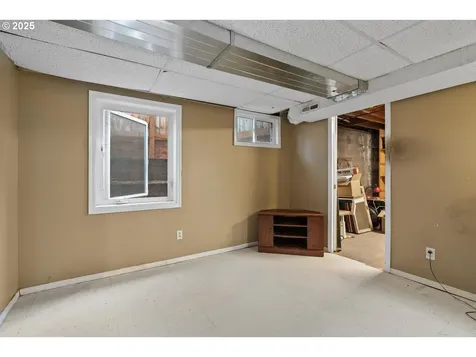 9311/9315 SE Grant Street Portland OR 97216