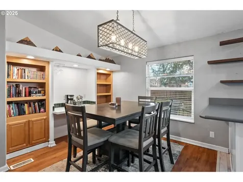 9311/9315 SE Grant Street Portland OR 97216
