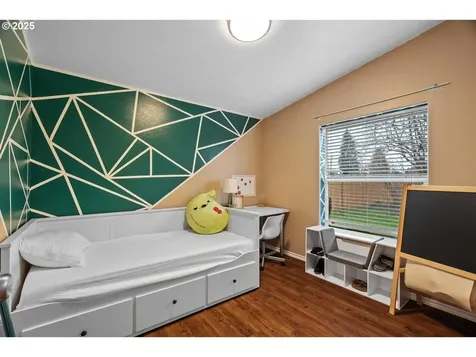 9311/9315 SE Grant Street Portland OR 97216