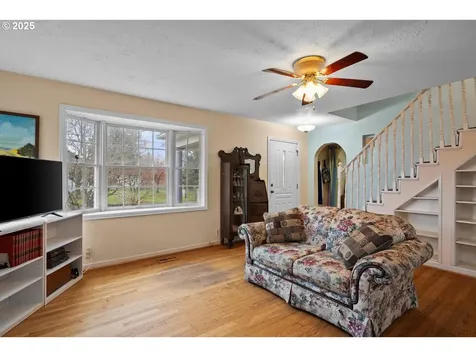 9311/9315 SE Grant Street Portland OR 97216