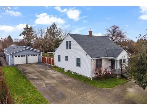 9311/9315 SE Grant Street Portland OR 97216
