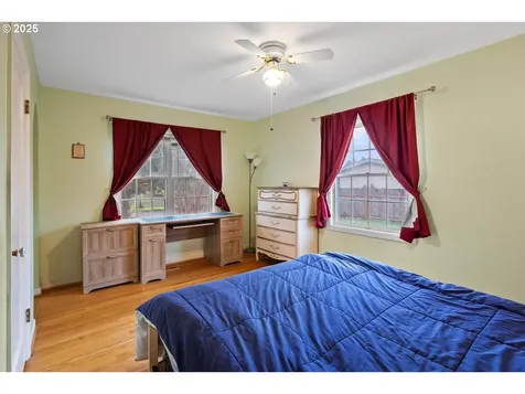 9311/9315 SE Grant Street Portland OR 97216