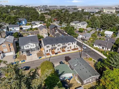 305 SE Jetty Avenue Lincoln City OR 97367