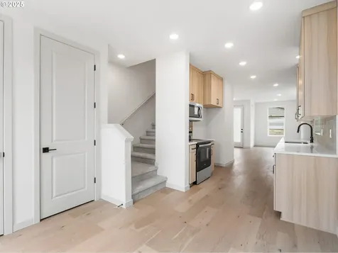 305 SE Jetty Avenue Lincoln City OR 97367