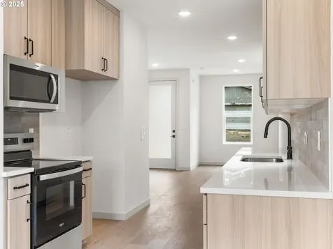 305 SE Jetty Avenue Lincoln City OR 97367