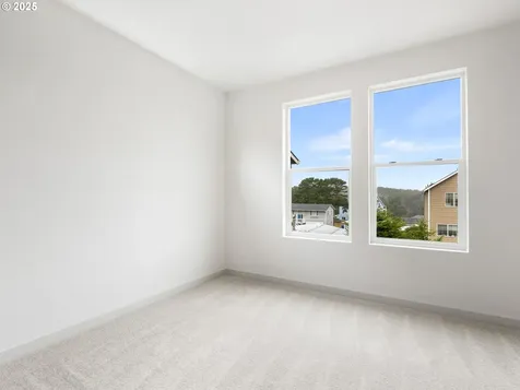 305 SE Jetty Avenue Lincoln City OR 97367
