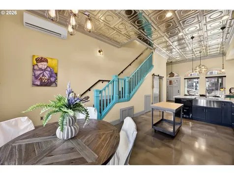 121 SW Gibbs Street Portland OR 97239