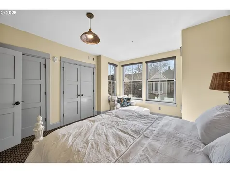 121 SW Gibbs Street Portland OR 97239