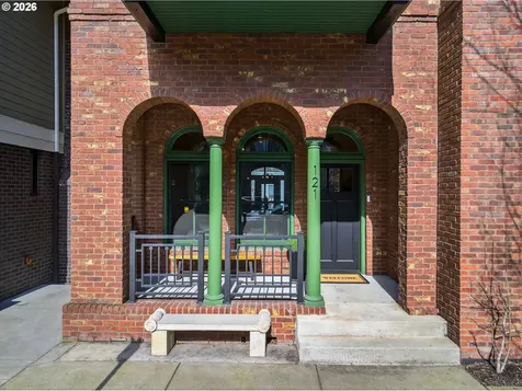 121 SW Gibbs Street Portland OR 97239