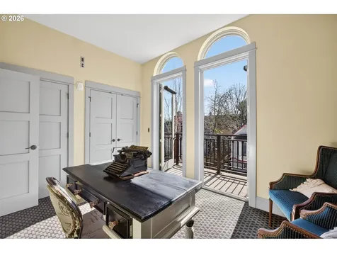 121 SW Gibbs Street Portland OR 97239
