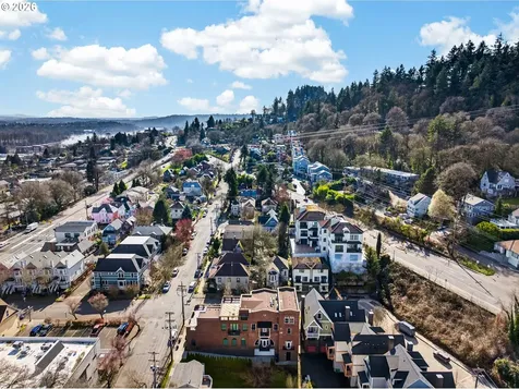 121 SW Gibbs Street Portland OR 97239
