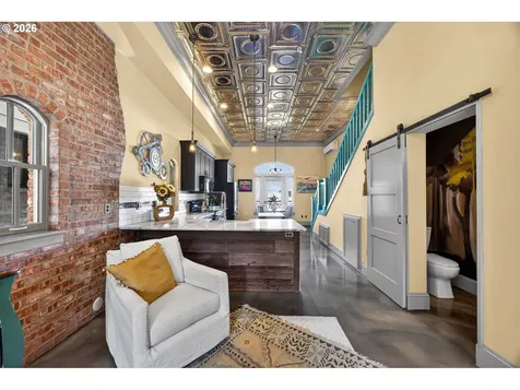 121 SW Gibbs Street Portland OR 97239