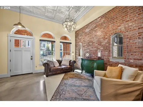 121 SW Gibbs Street Portland OR 97239