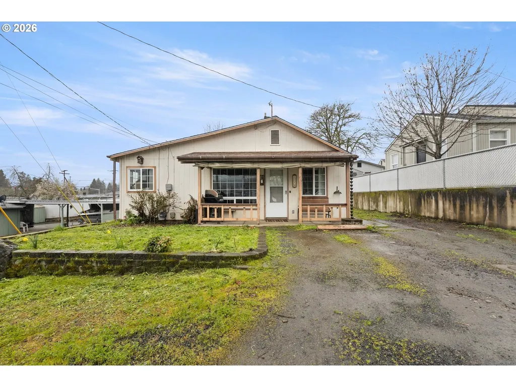 1718 NW Crouch Street Roseburg OR 97471