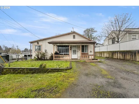 1718 NW Crouch Street Roseburg OR 97471