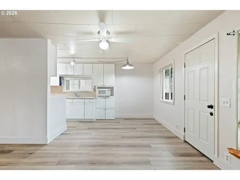 1718 NW Crouch Street Roseburg OR 97471