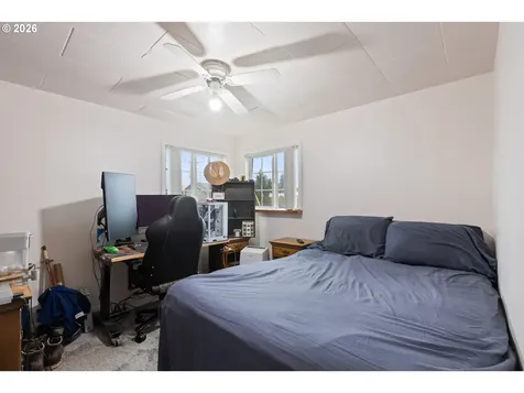 1718 NW Crouch Street Roseburg OR 97471