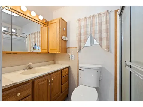 1718 NW Crouch Street Roseburg OR 97471