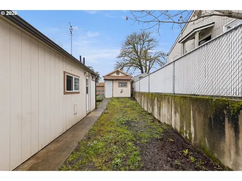 1718 NW Crouch Street Roseburg OR 97471
