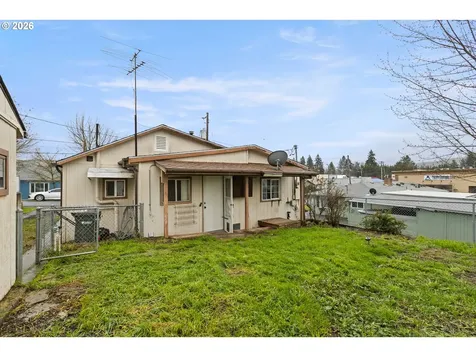 1718 NW Crouch Street Roseburg OR 97471