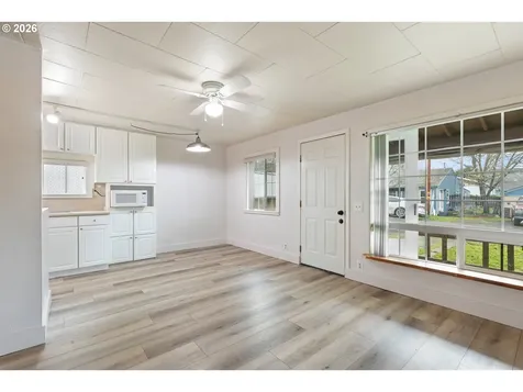 1718 NW Crouch Street Roseburg OR 97471