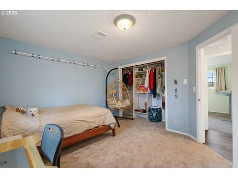 17670 SE Emerald Drive Milwaukie OR 97267