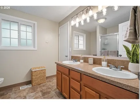17670 SE Emerald Drive Milwaukie OR 97267