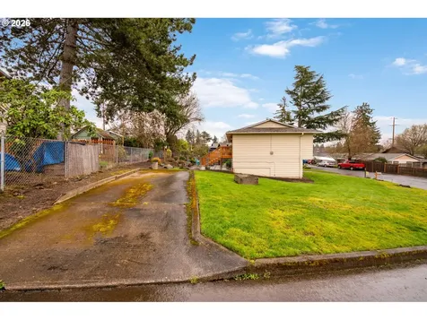 17670 SE Emerald Drive Milwaukie OR 97267