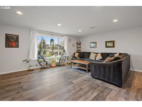 17670 SE Emerald Drive Milwaukie OR 97267