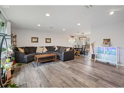 17670 SE Emerald Drive Milwaukie OR 97267