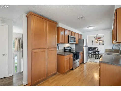 17670 SE Emerald Drive Milwaukie OR 97267