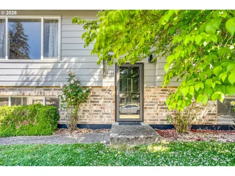 18801 NE Clackamas Street Portland OR 97230