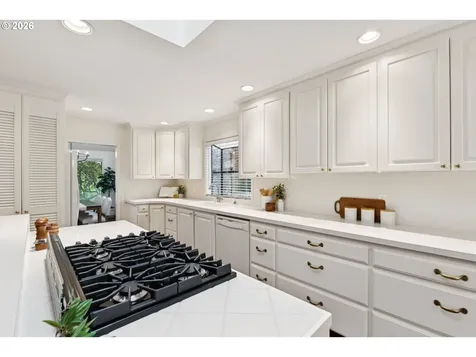 7050 SW Chapel Lane Portland OR 97223