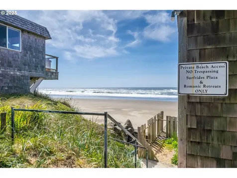 1415 NW 31st Place Lincoln City OR 97367