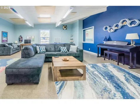 1415 NW 31st Place Lincoln City OR 97367