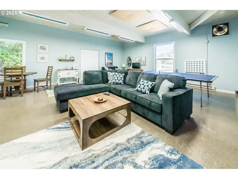1415 NW 31st Place Lincoln City OR 97367