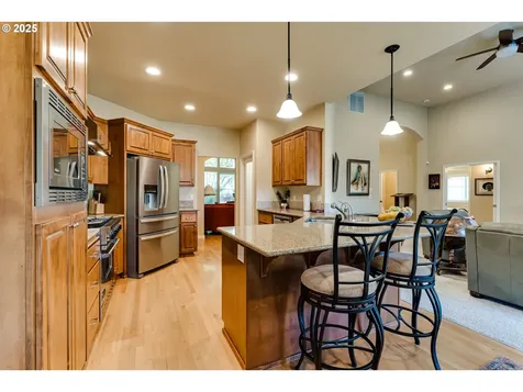 3351 Cape Hatteras Drive Eugene OR 97408