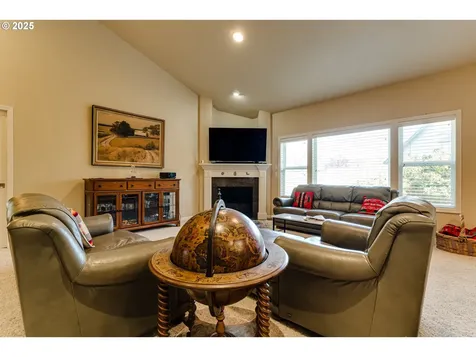 3351 Cape Hatteras Drive Eugene OR 97408