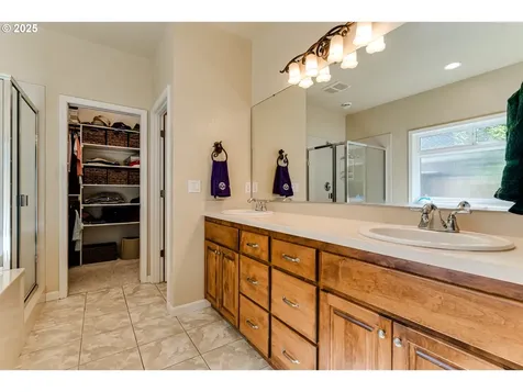 3351 Cape Hatteras Drive Eugene OR 97408