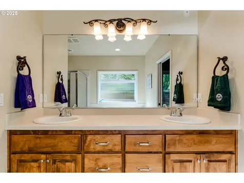 3351 Cape Hatteras Drive Eugene OR 97408