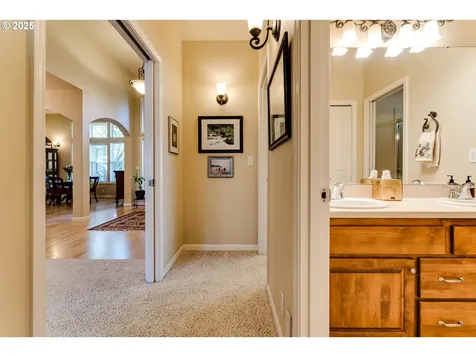 3351 Cape Hatteras Drive Eugene OR 97408