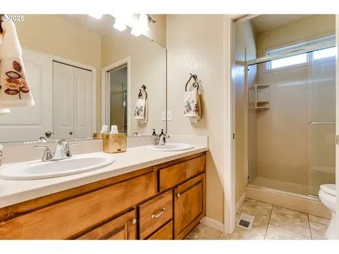 3351 Cape Hatteras Drive Eugene OR 97408